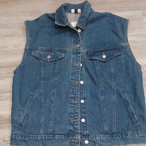 Universal Thread Men's Medium Wash Blue Denim Button-Up Vest